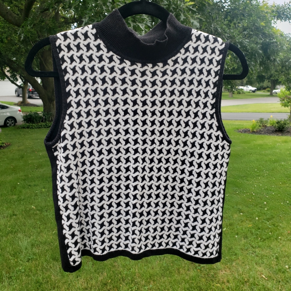 Houndstooth Sweater Vest
